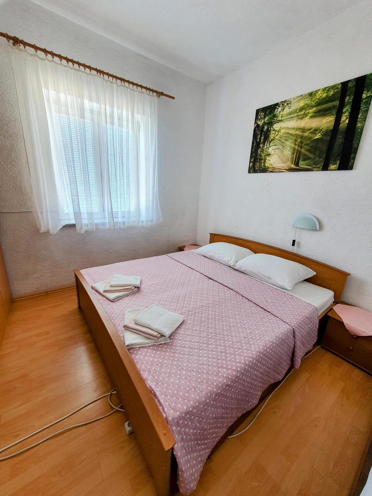 Apartments - Buffet 2B سفيتي يوراي الغرفة الصورة