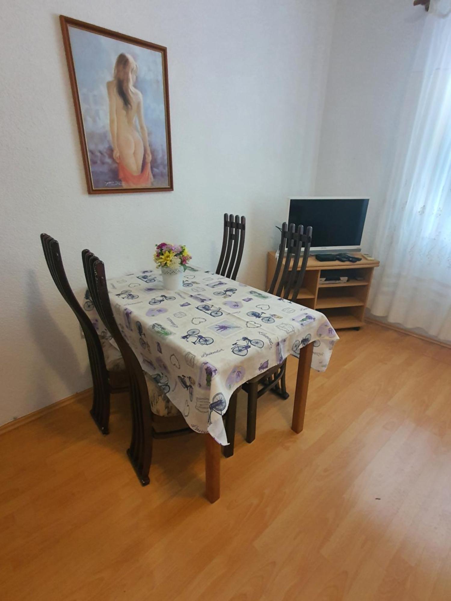Apartments - Buffet 2B سفيتي يوراي الغرفة الصورة