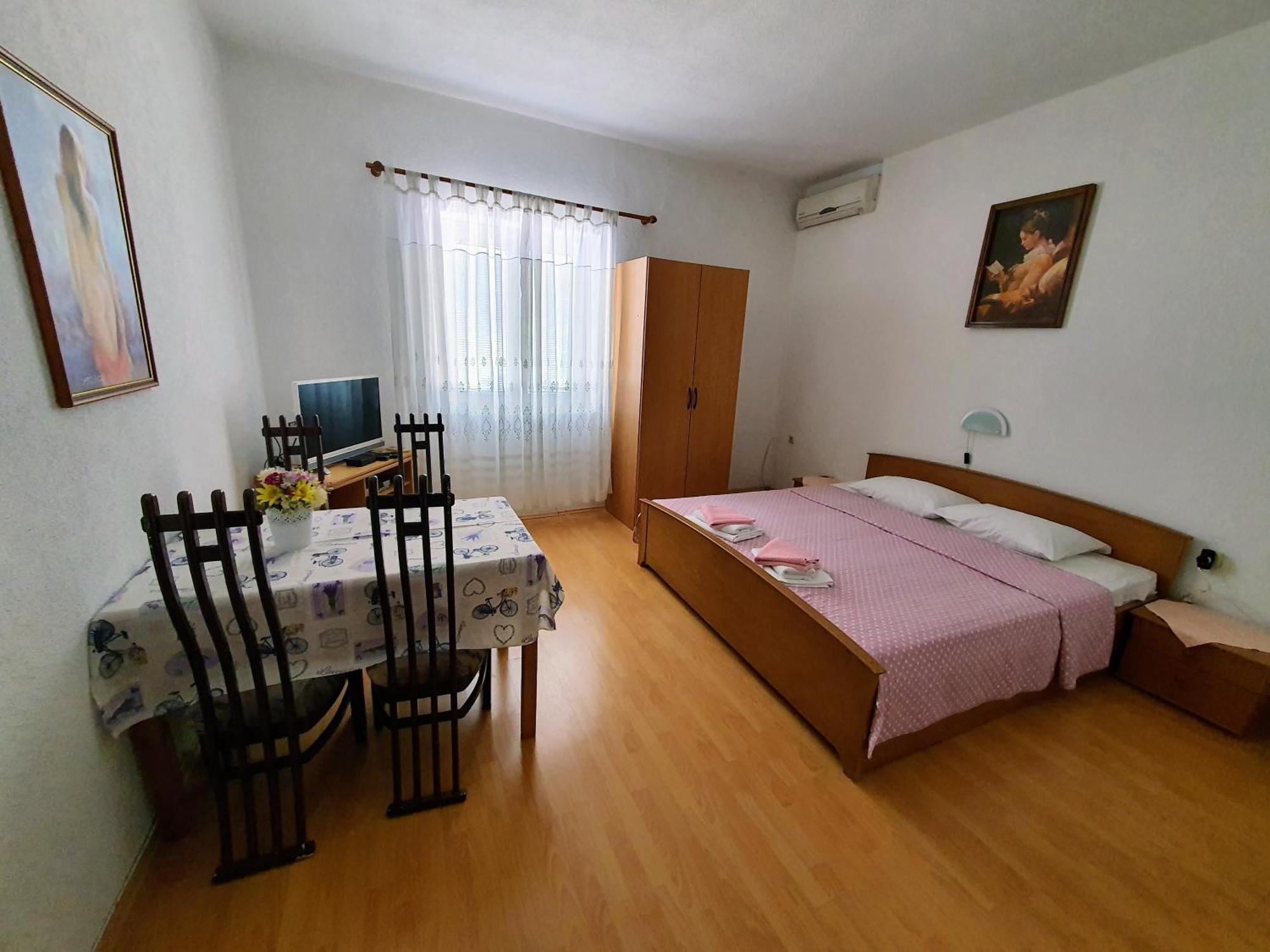 Apartments - Buffet 2B سفيتي يوراي الغرفة الصورة