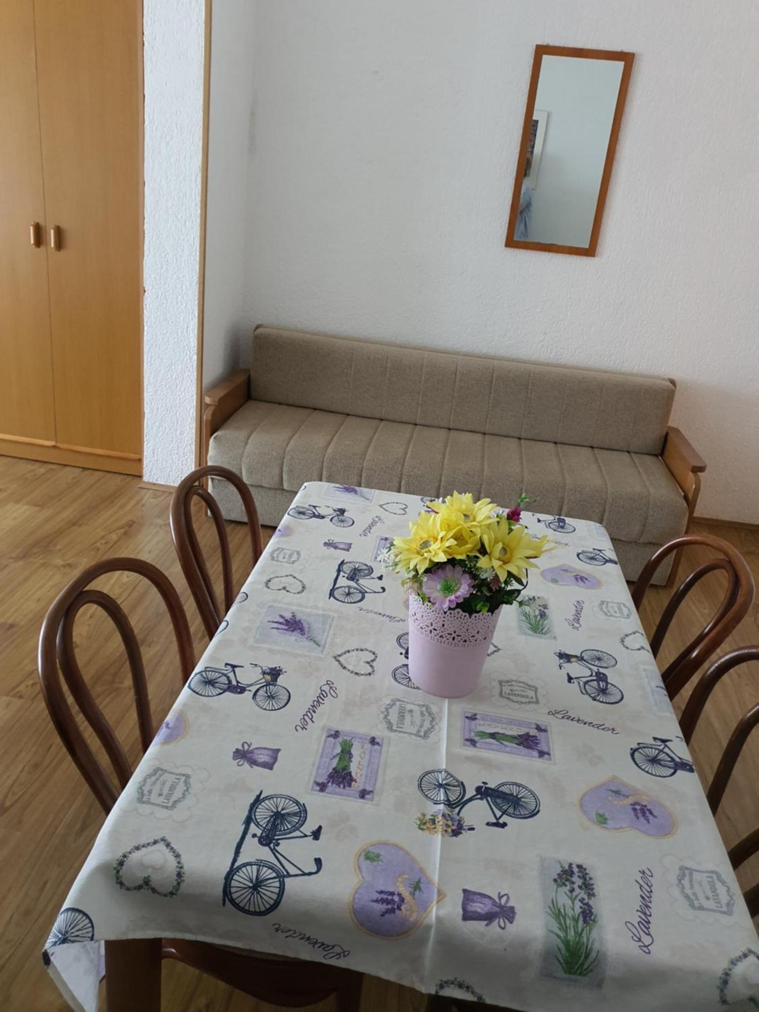 Apartments - Buffet 2B سفيتي يوراي الغرفة الصورة