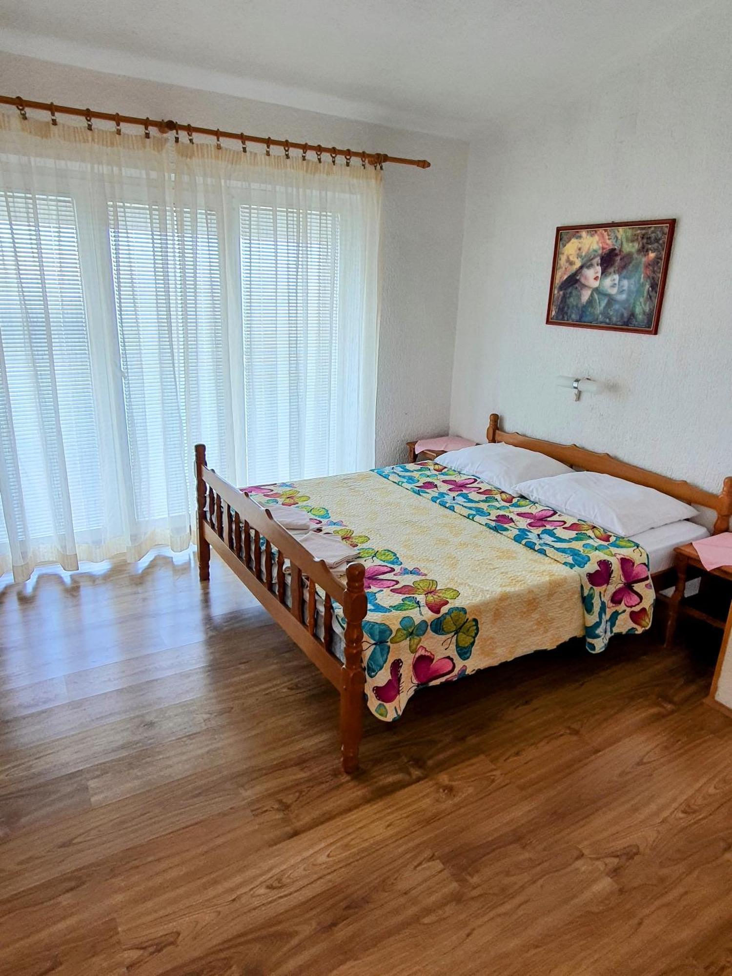 Apartments - Buffet 2B سفيتي يوراي الغرفة الصورة