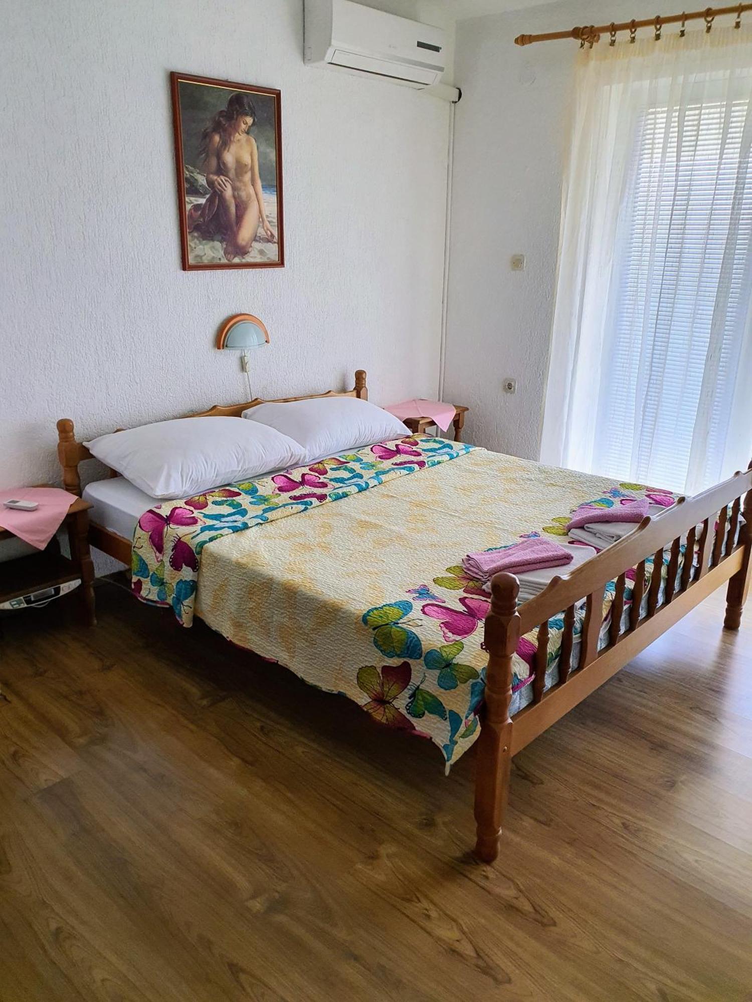 Apartments - Buffet 2B سفيتي يوراي الغرفة الصورة